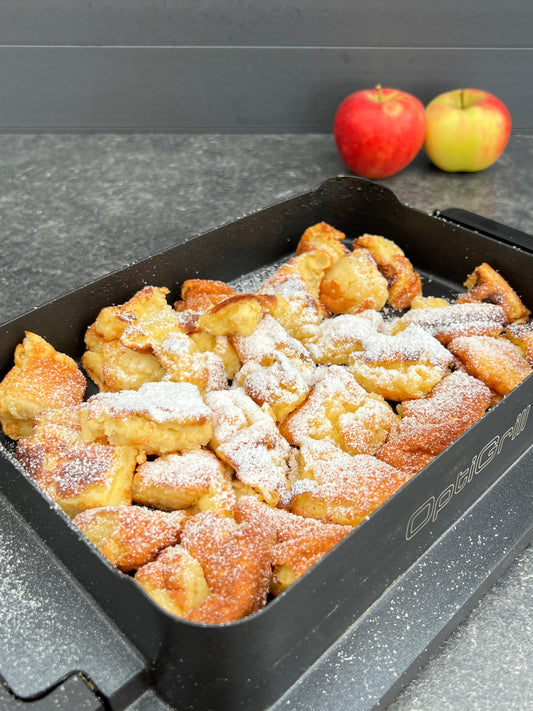 Kaiserschmarrn im OptiGrill in der Backschale mit Puderzucker