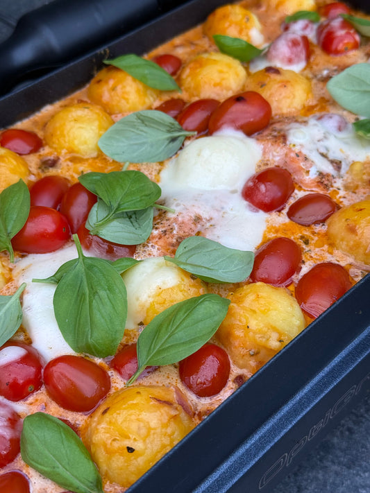 Lachs-Knödelinos mit Tomaten & Mozzarella